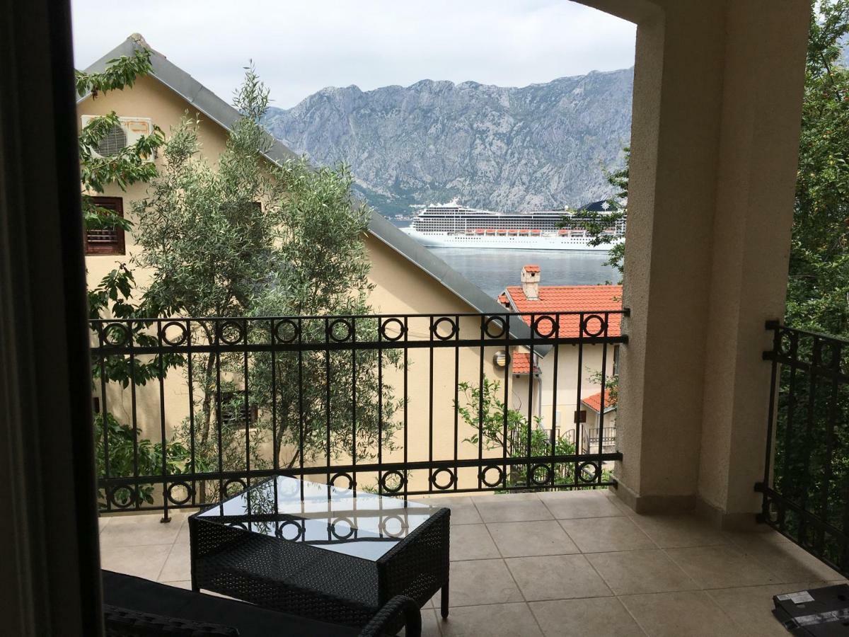 Villa Svetlana Prčanj エクステリア 写真