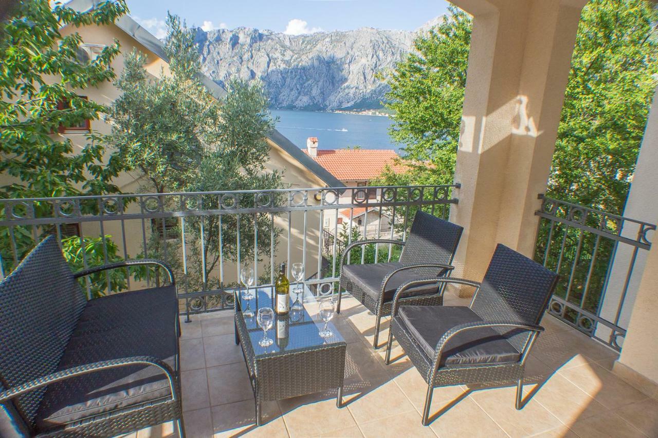 Villa Svetlana Prčanj エクステリア 写真